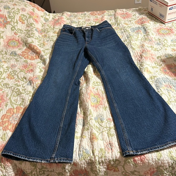 Abercrombie and Fitch The Vintage Flare High Rise - Picture 1 of 3